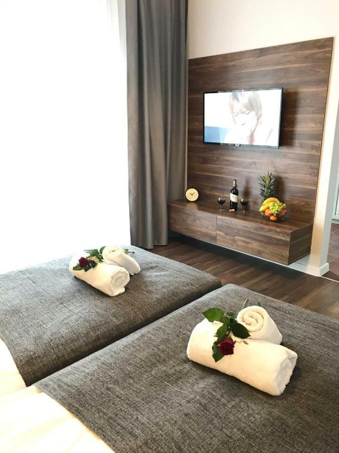 Premium Apartment - Chopin Airport Варшава Екстер'єр фото