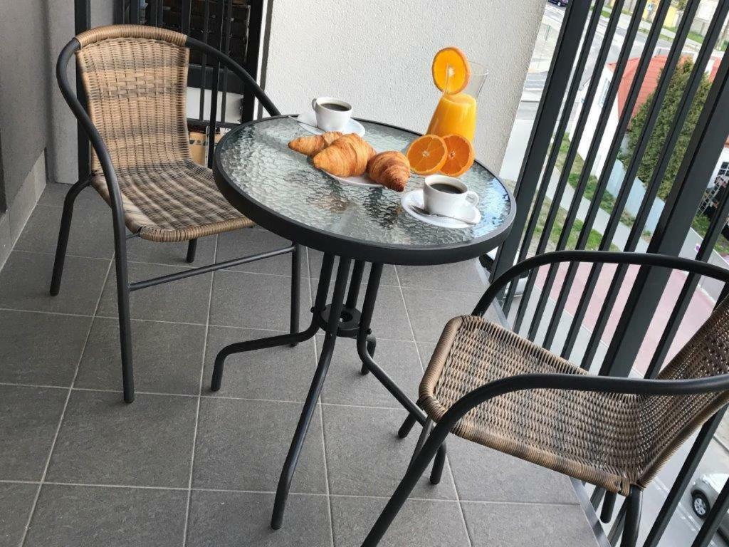 Premium Apartment - Chopin Airport Варшава Екстер'єр фото